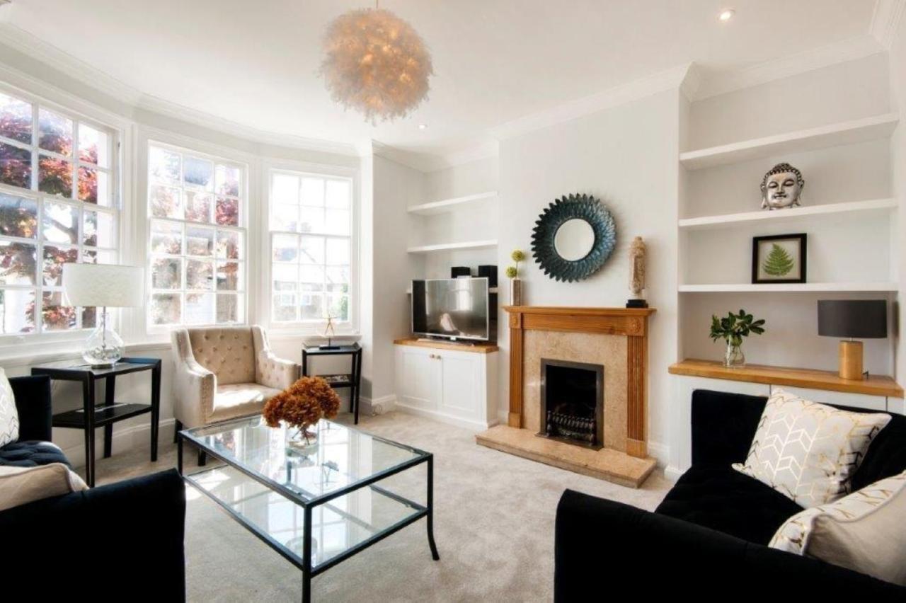 Modern Family Home In London Close To Amenities And Train Exterior photo